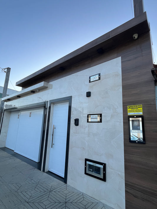 Tampa Quadro Energia Monofásio/Bifásico/Trifásico - Branco/Preto