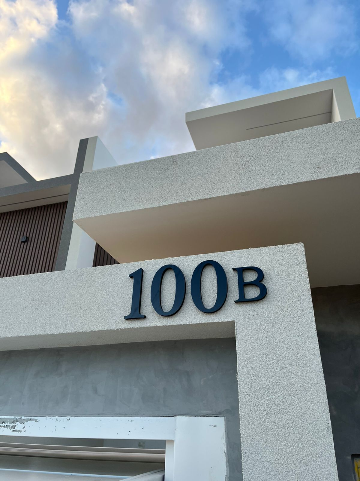 ÚMEROS RESIDENCIAIS 20 cm — PVC + ACM Premium (1ALGARISMO)